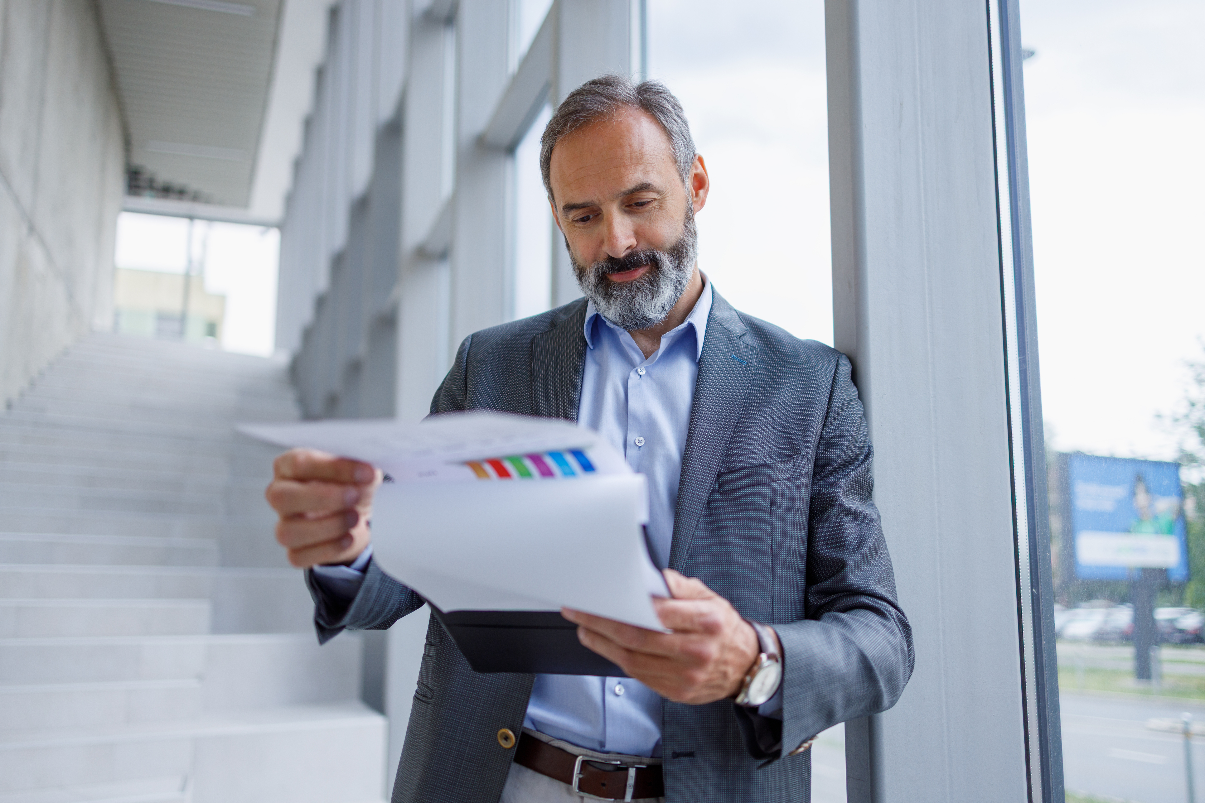 government vendor reviewing receivables